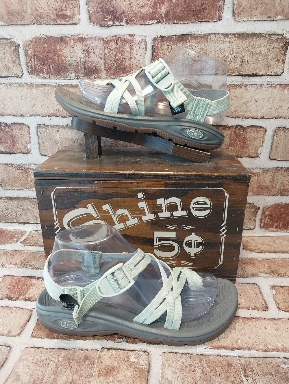 Pre-owned Chaco Zvolv X2 Sandals
